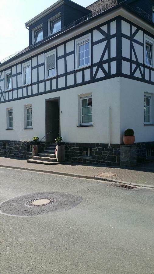 freundliche Unterkunft Sauerland Meschede Exterior foto